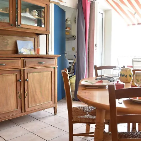 Apartment 2 Pieces Avec Climatisation, Proche - - Fr-1-229-788